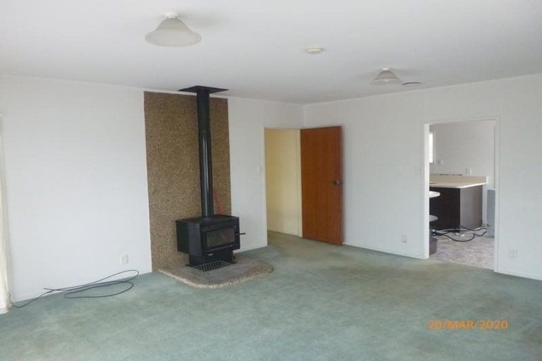 Photo of property in 16 Crompton Road, Massey, Auckland, 0614