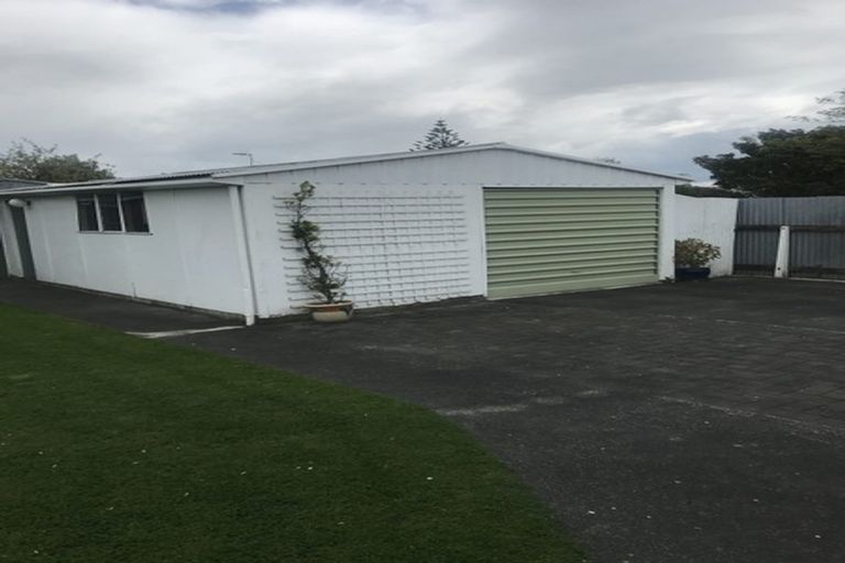 Photo of property in 18 Pembroke Street, Taradale, Napier, 4112