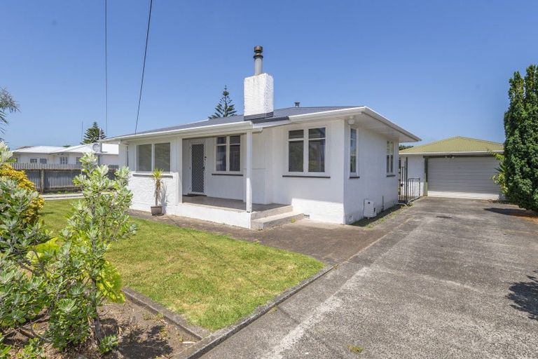 Photo of property in 39 Polson Street, Castlecliff, Whanganui, 4501