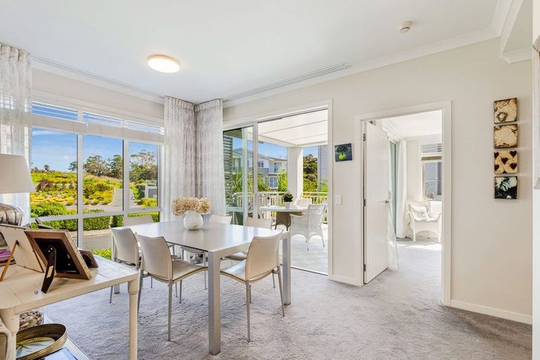 Photo of property in 96 Panorama Heights, Orewa, 0931