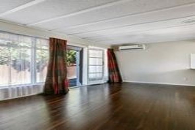 Photo of property in 2/366 Great South Road, Opaheke, Papakura, 2113