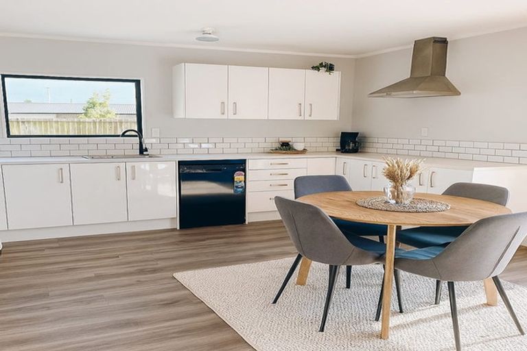 Photo of property in 6 Perry Place, Bader, Hamilton, 3206