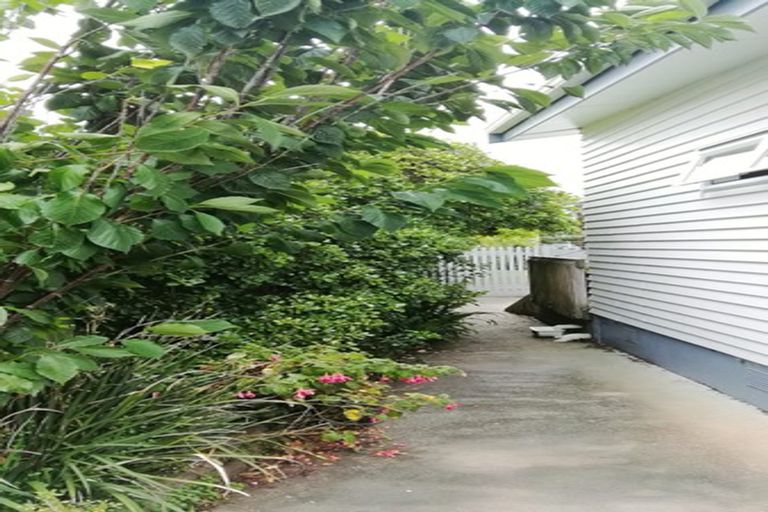 Photo of property in 27 Statesman Street, Henderson, Auckland, 0612