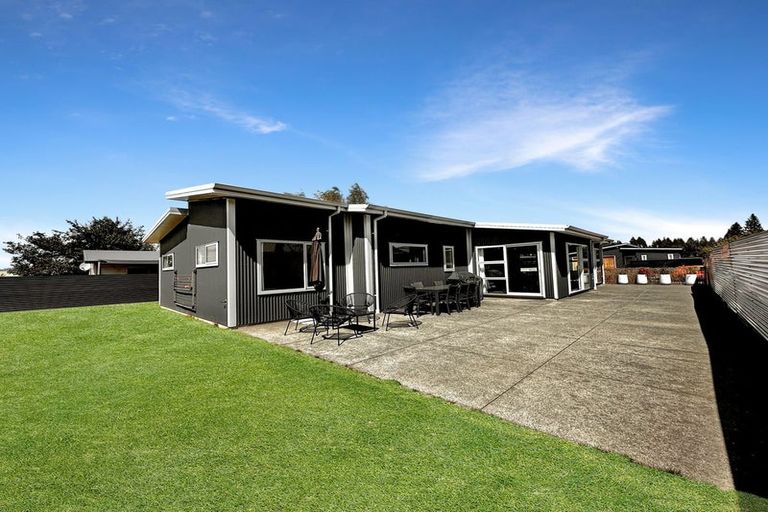 Photo of property in 16 Rhoboro Road, Twizel, 7901