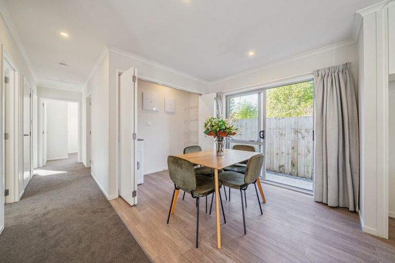 Photo of property in 92 Sunstone Crescent, Timberlea, Upper Hutt, 5018
