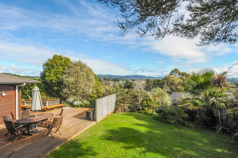 Photo of property in 20 Oratia Drive, Glen Eden, Auckland, 0602
