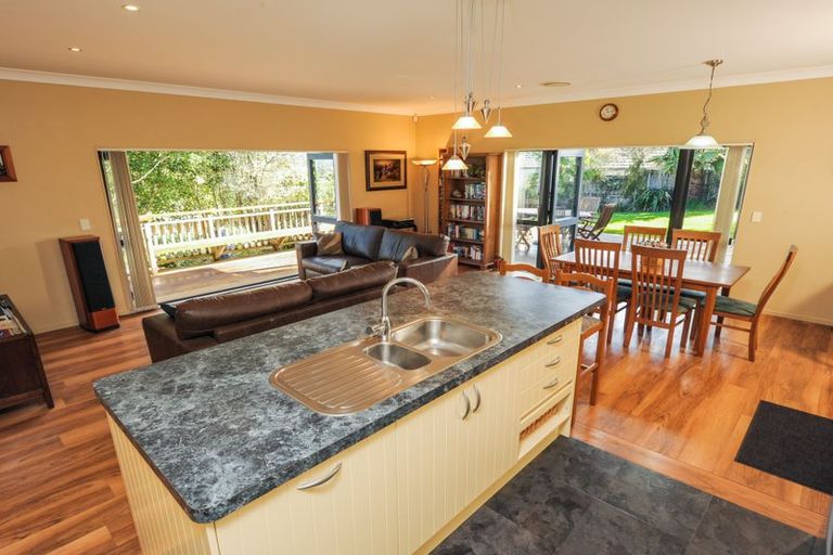 Photo of property in 20 Oratia Drive, Glen Eden, Auckland, 0602