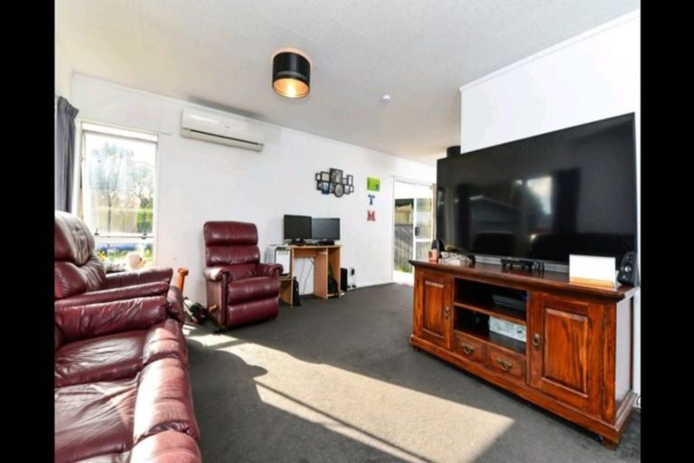 Photo of property in 35 Purcell Place, Melville, Hamilton, 3206