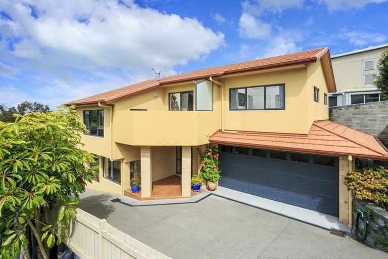 Photo of property in 1a Lake Road, Northcote, Auckland, 0627