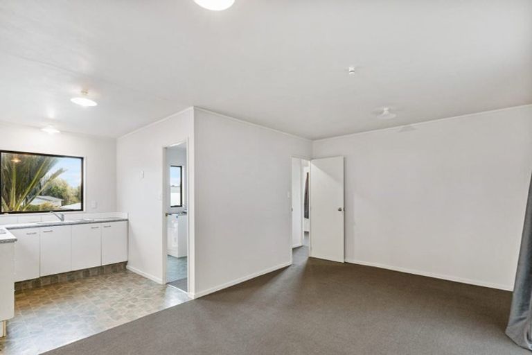 Photo of property in 43 Burbank Avenue, Manurewa, Auckland, 2102