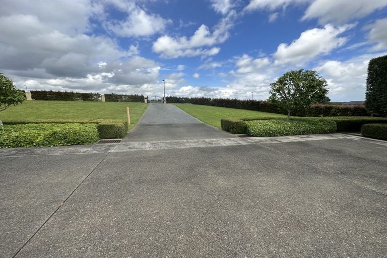 Photo of property in 35 Hayfield Way, Karaka, Papakura, 2113