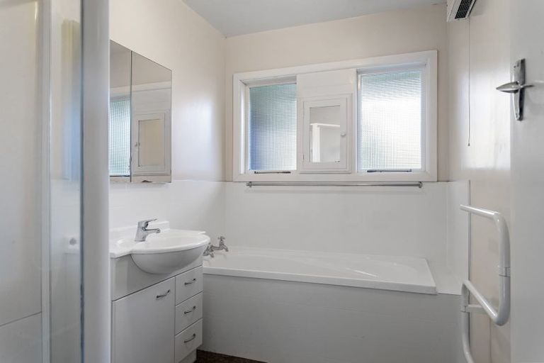Photo of property in 6 Perry Street, Papanui, Christchurch, 8053