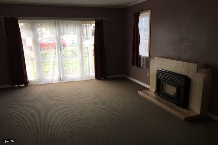 Photo of property in 16 Rathgar Road, Henderson, Auckland, 0610