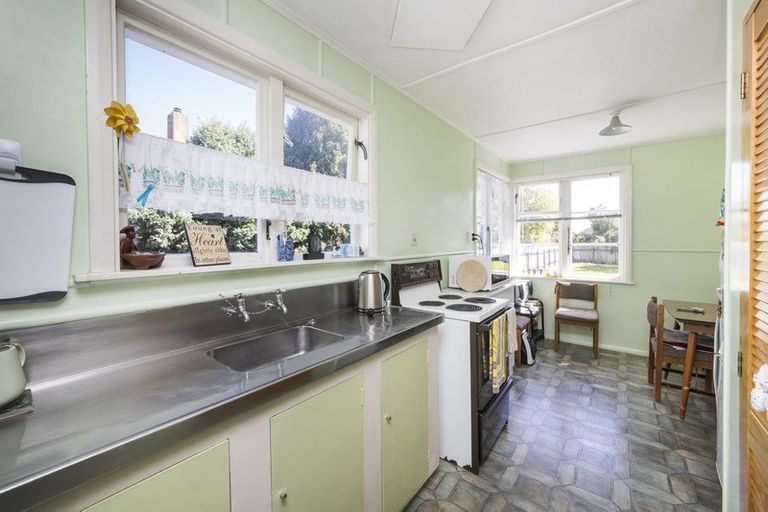 Photo of property in 28 Humber Street, Roslyn, Palmerston North, 4414