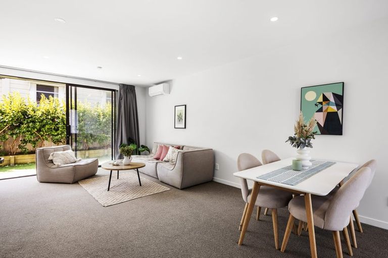 Photo of property in 74u5 Derwent Street, Island Bay, Wellington, 6023