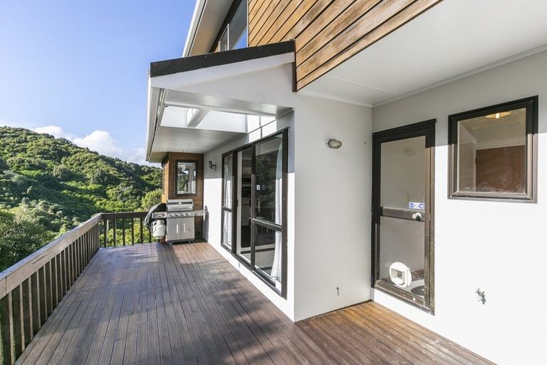 Photo of property in 16 Ramphal Terrace, Khandallah, Wellington, 6035