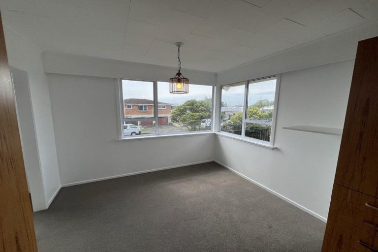 Photo of property in 11 Cumberland Street, Merrilands, New Plymouth, 4312