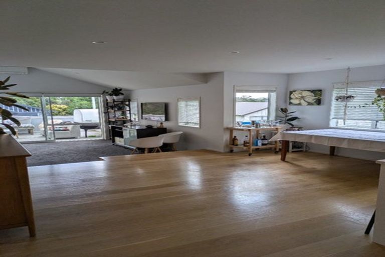 Photo of property in 54e Birkdale Road, Birkdale, Auckland, 0626