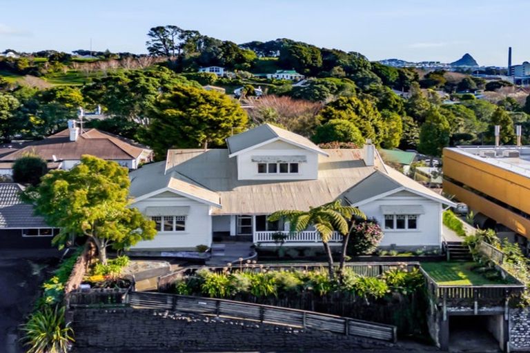 Photo of property in 98 Liardet Street, New Plymouth, 4310