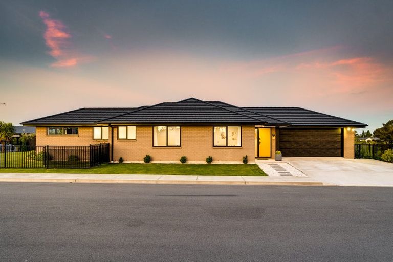 Photo of property in 2 Godley Place, Woodend, 7610