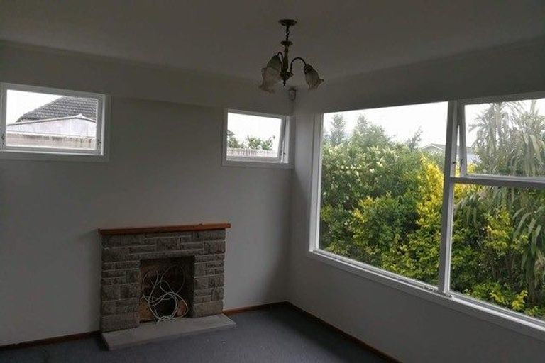 Photo of property in 105 Tidal Road, Mangere, Auckland, 2022