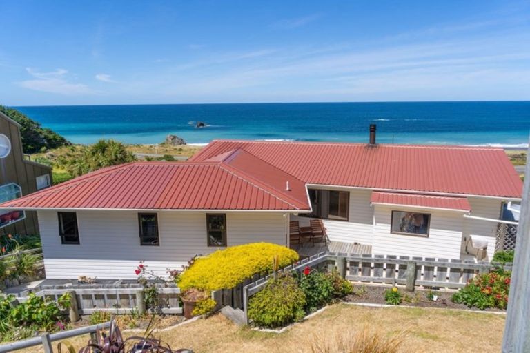 Photo of property in 4 Ben Avon Grove, Cape Palliser, Featherston, 5772