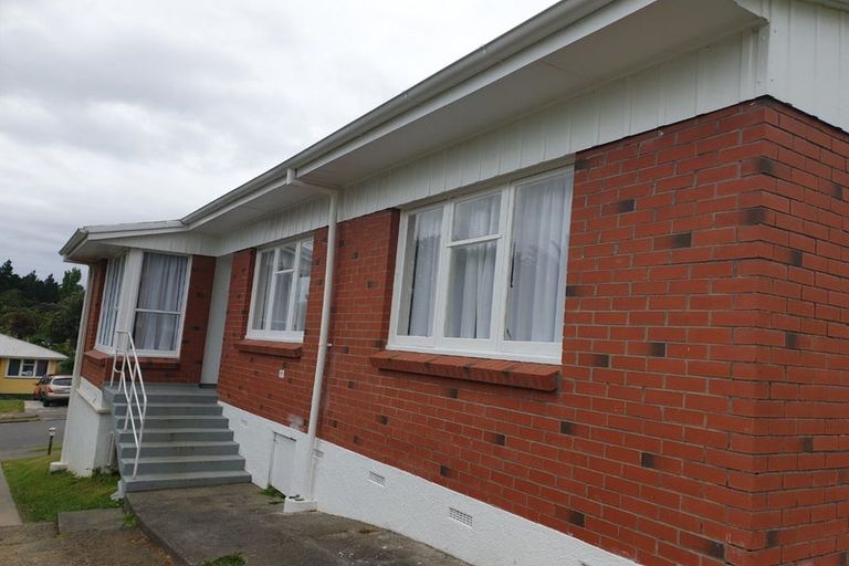 Photo of property in 3 Bellona Place, Cannons Creek, Porirua, 5024