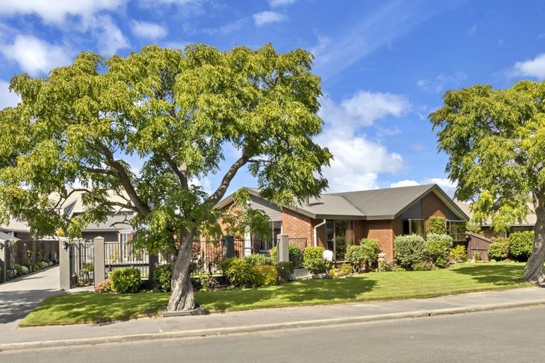 Photo of property in 14 Creese Place, Redwood, Christchurch, 8051