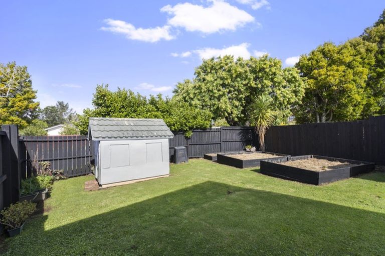 Photo of property in 79 Solar Road, Glen Eden, Auckland, 0602