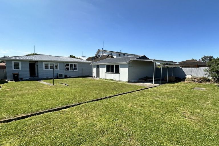 Photo of property in 22 Somerset Crescent, Highbury, Palmerston North, 4412