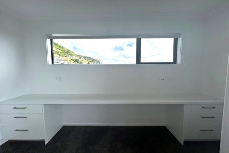 Photo of property in 96 Kotare Street, Waikanae, 5036