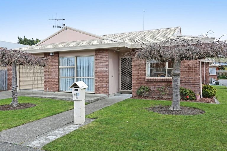 Photo of property in 1/427 Gloucester Street, Taradale, Napier, 4112