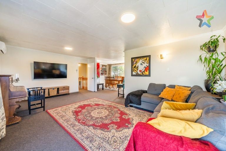 Photo of property in 172 Holborn Drive, Stokes Valley, Lower Hutt, 5019