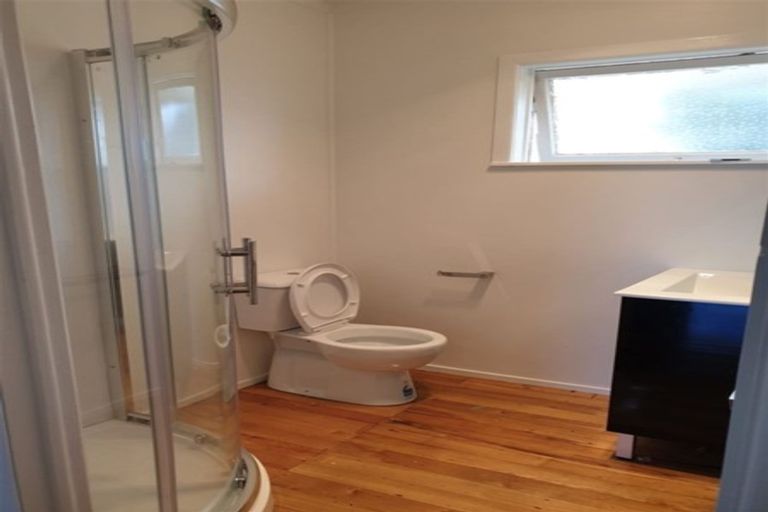 Photo of property in 61 Ocean View Road, Hillcrest, Auckland, 0627