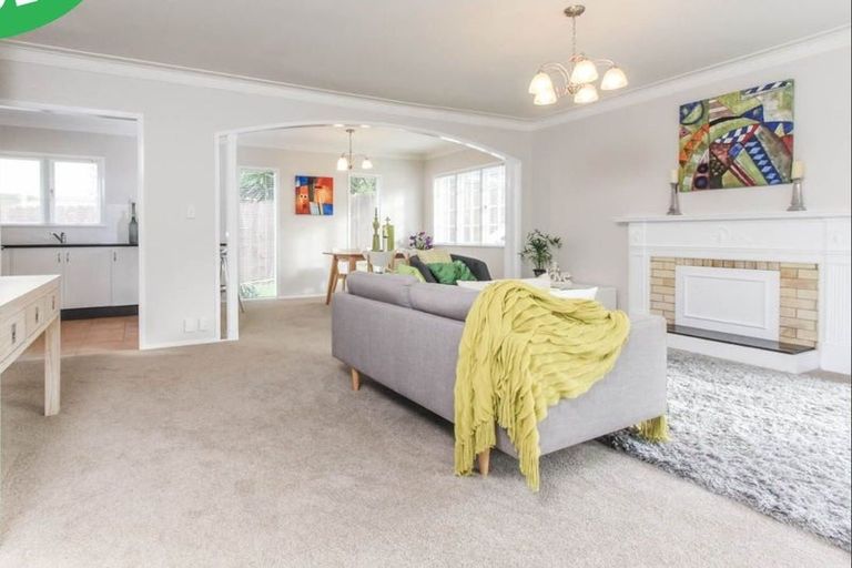 Photo of property in 2/27 Nui Mana Place, Te Atatu South, Auckland, 0610