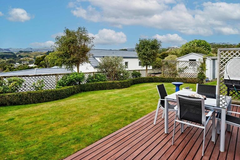 Photo of property in 19 Samwell Drive, Whitby, Porirua, 5024