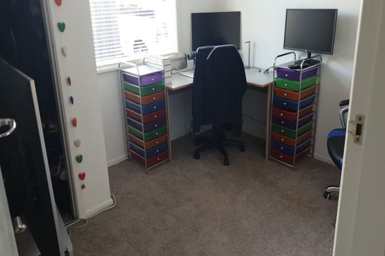 Photo of property in 7 Pauline Way, Paparangi, Wellington, 6037