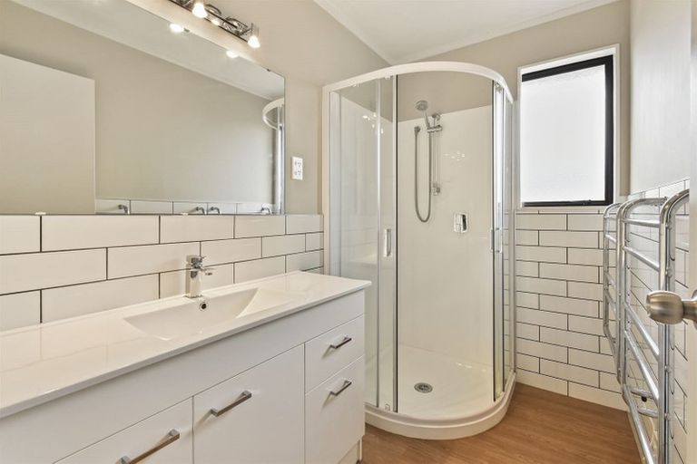 Photo of property in 2/32 Christmas Road, Manurewa, Auckland, 2102