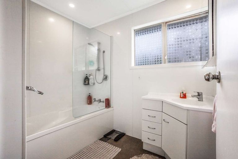 Photo of property in 33 Maratahu Street, Westown, New Plymouth, 4310