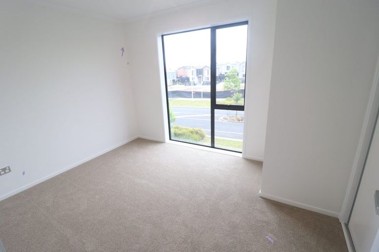 Photo of property in 34 Hobsonville Point Road, Hobsonville, Auckland, 0616