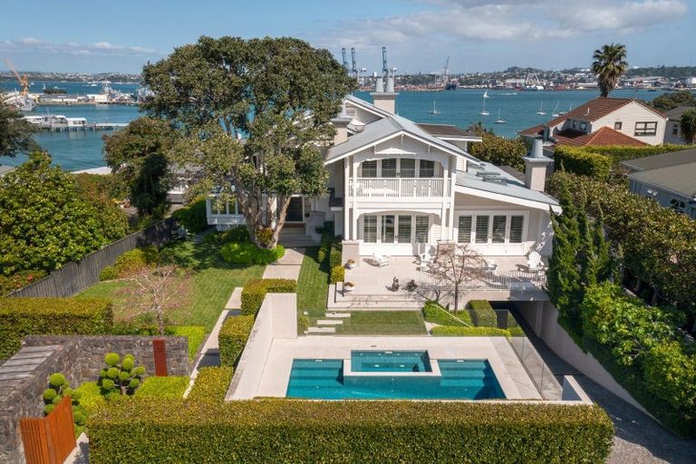 Photo of property in 21 Stanley Point Road, Stanley Point, Auckland, 0624