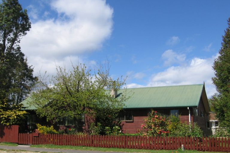 Photo of property in 1 Glengarry Place, Hilltop, Taupo, 3330
