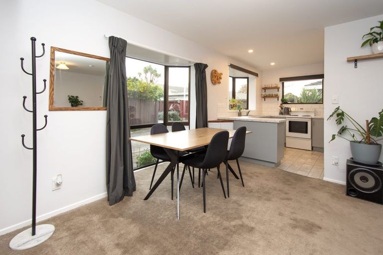 Photo of property in 2/74 Inwoods Road, Parklands, Christchurch, 8083