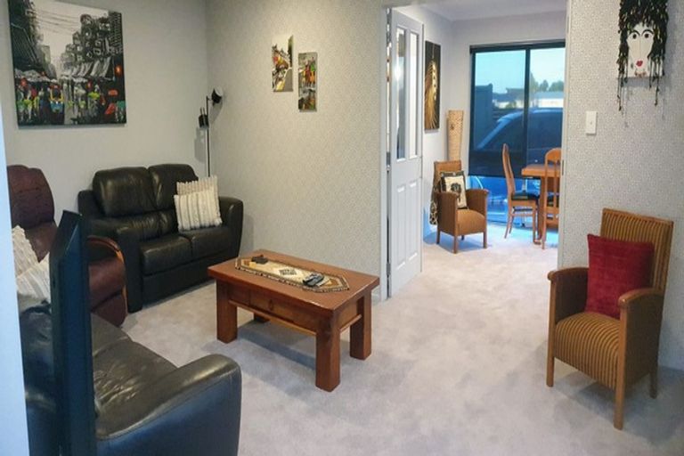 Photo of property in 107 Ryder Crescent, Levin, 5510