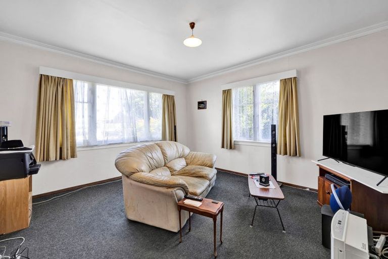 Photo of property in 8 Wellington Street, Hawera, 4610