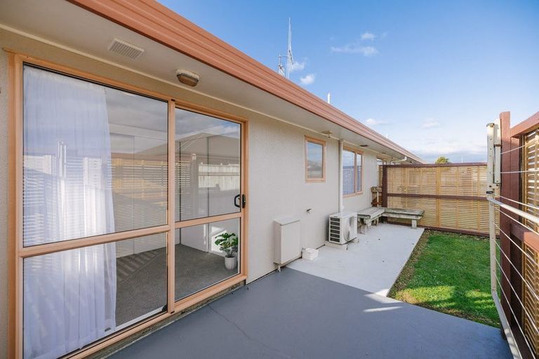 Photo of property in 6 Foxtail Fern, Kelvin Grove, Palmerston North, 4414