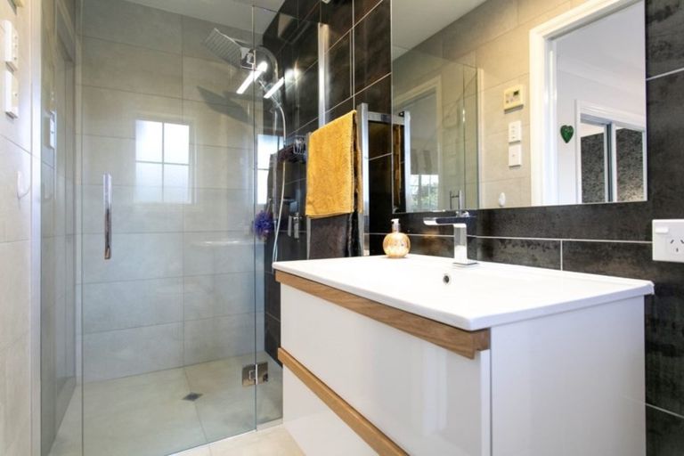 Photo of property in 9a Williams Street, Cambridge, 3434