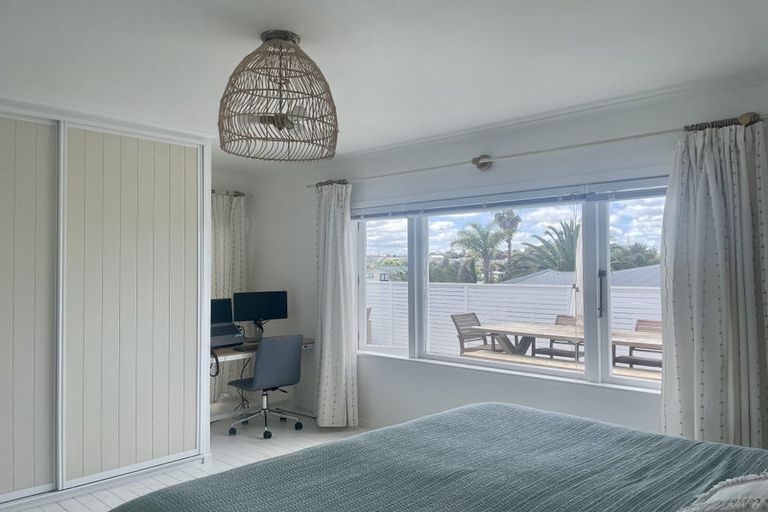 Photo of property in 20 Jean Place, Stanmore Bay, Whangaparaoa, 0932