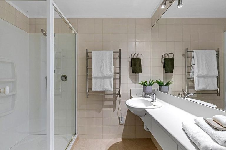 Photo of property in 60 Peter Terrace, Castor Bay, Auckland, 0620