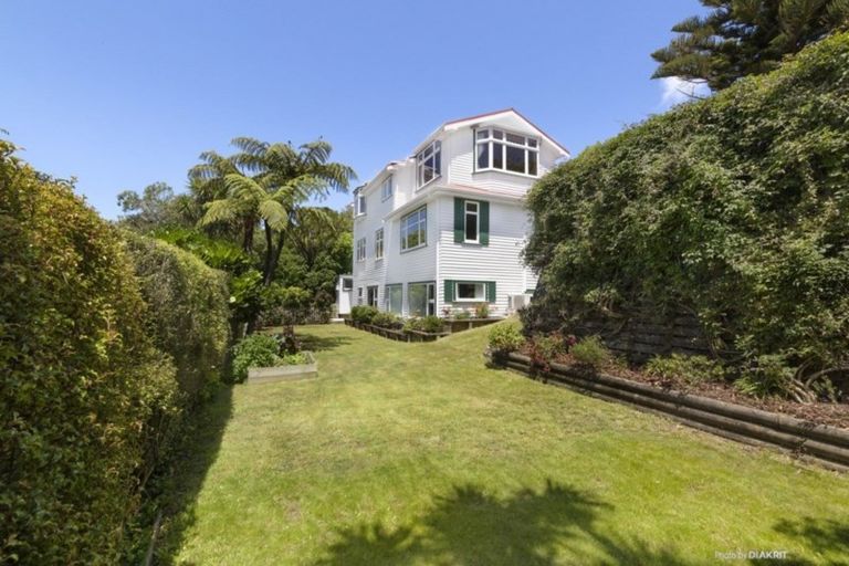 Photo of property in 20 Homewood Crescent, Karori, Wellington, 6012